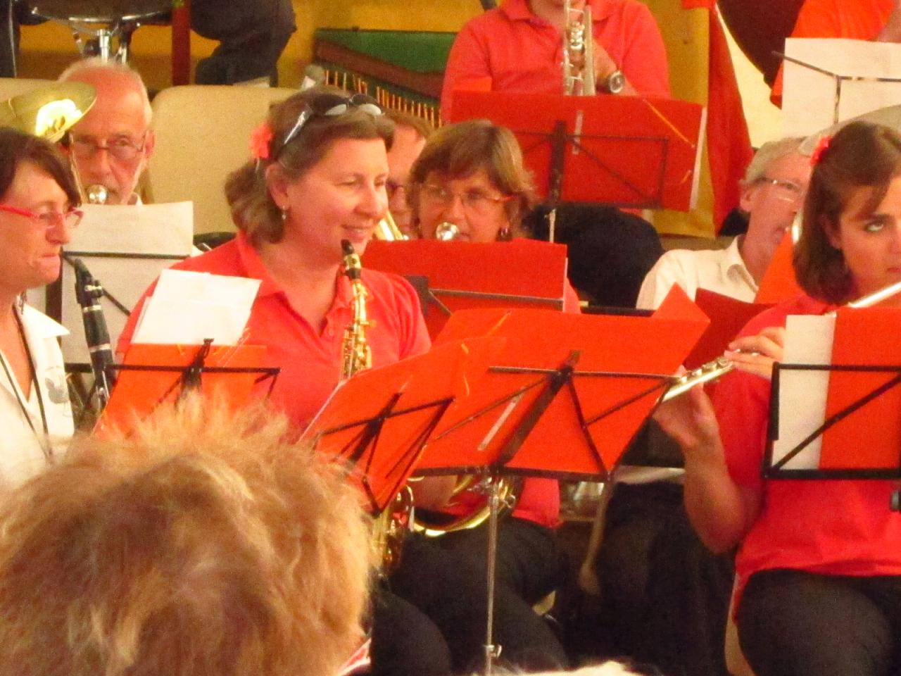 Dimanche concert Nethen, Edwige au saxo